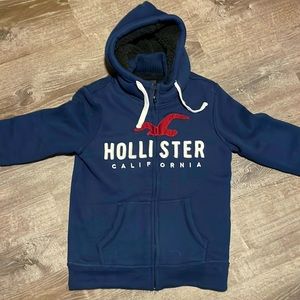 Hollister Sherpa lined hooded sweatshirt. Size XS. Navy.